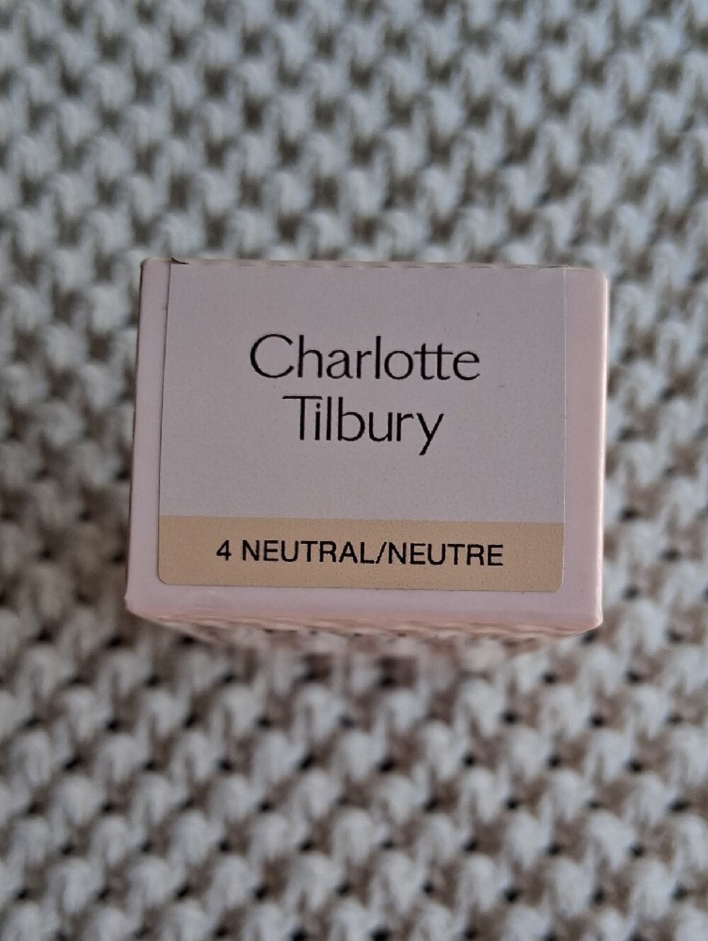 NEW Charlotte Tilbury Airbrush Flawless Foundation – Color 4 Neutral NEW IN BOX